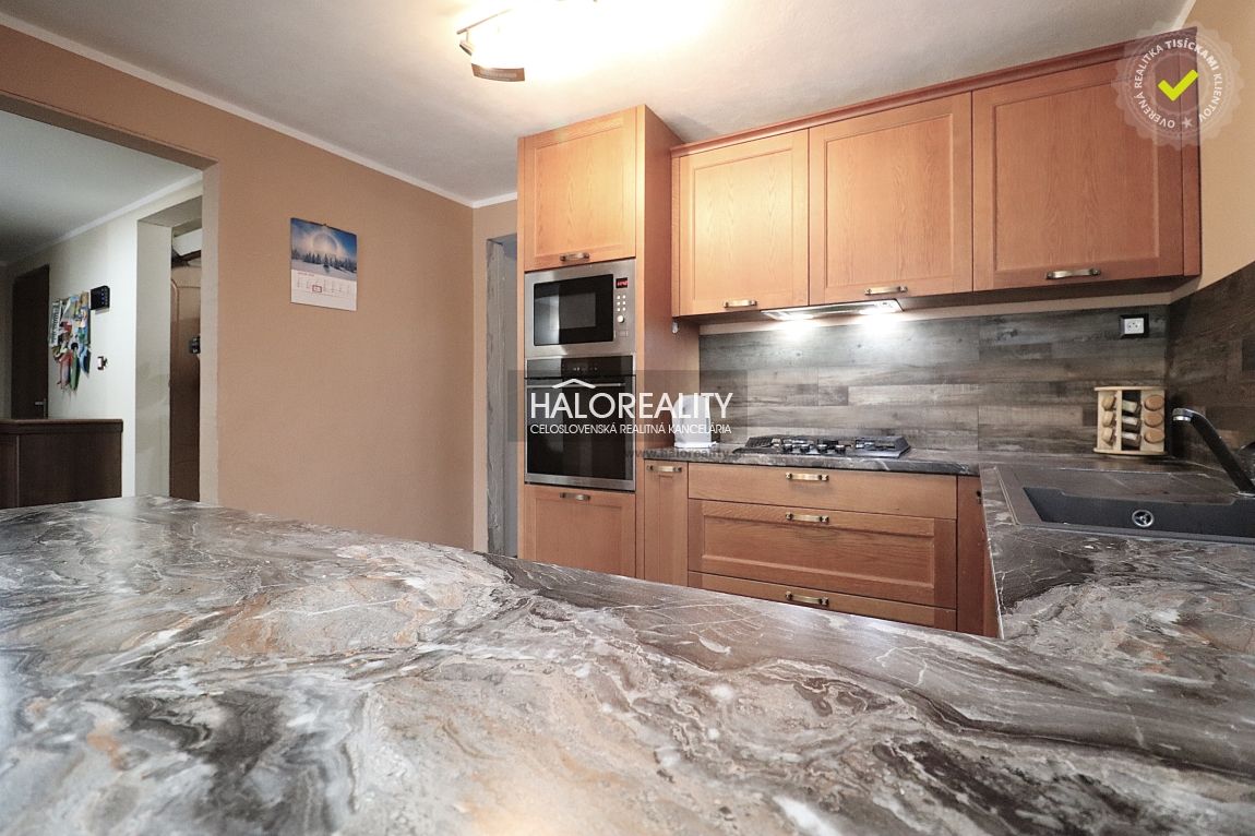 HALO reality - Predaj, rodinný dom Nové Zámky, sedemizbový, - 6