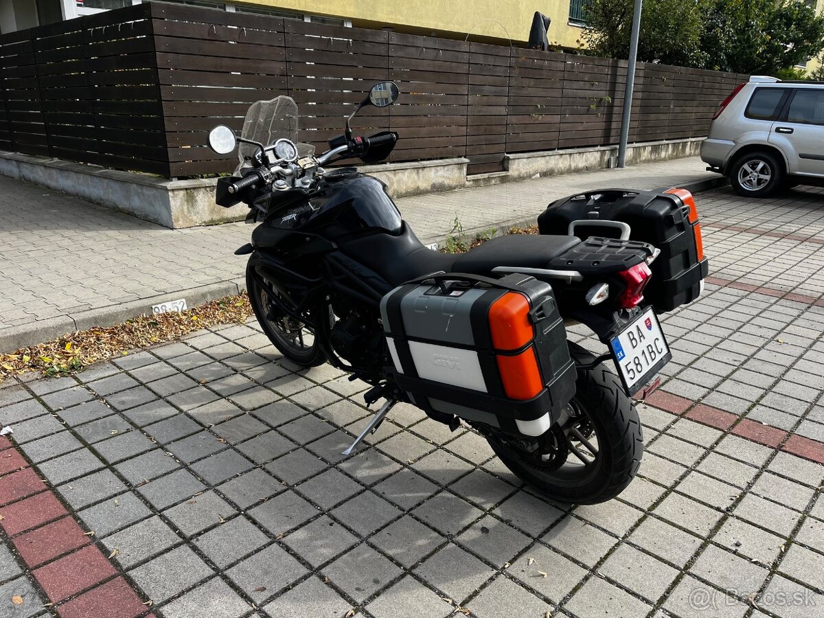 Triumph Tiger 800 - 6