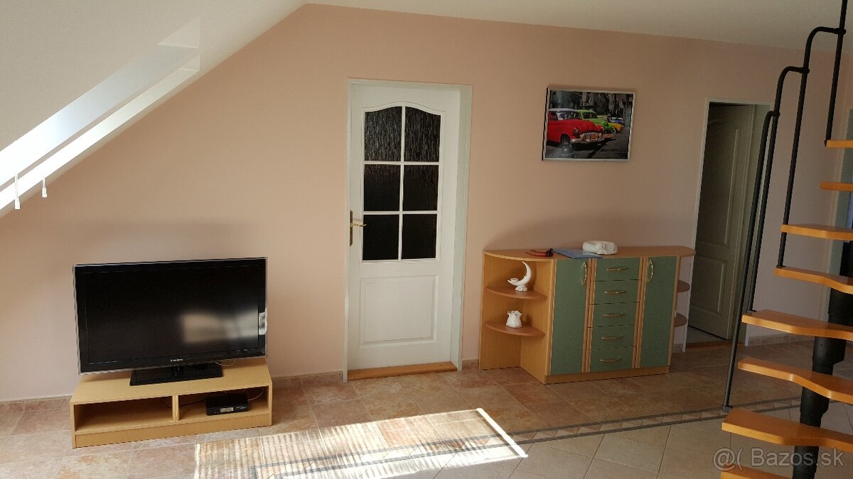 Prenajmem 4 izbový byt - 6