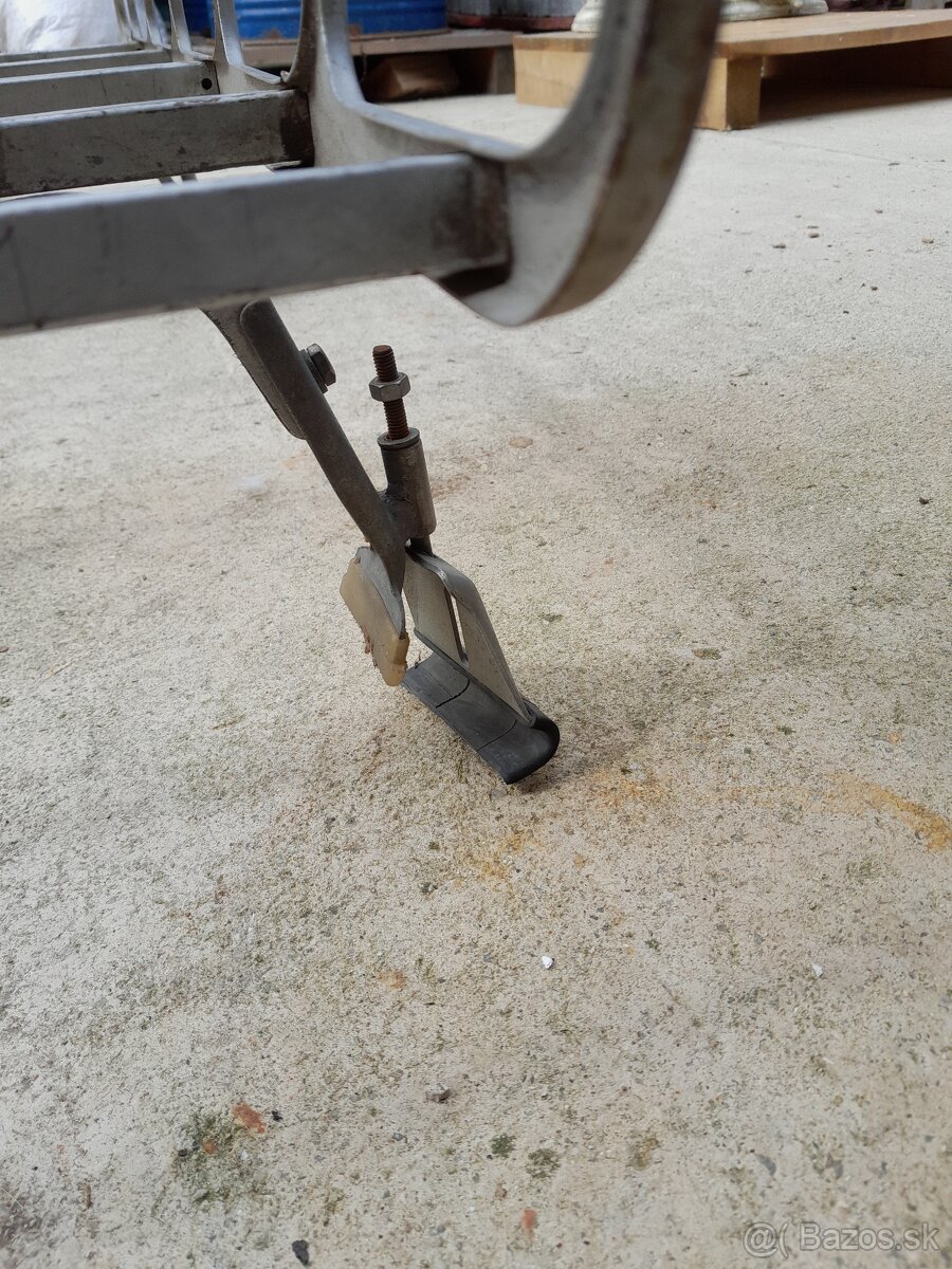 Predám záhradku na auto veterána - 6