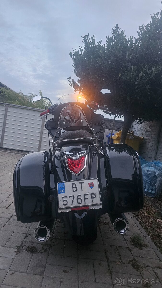 Kawasaki Voyager Custom - 6