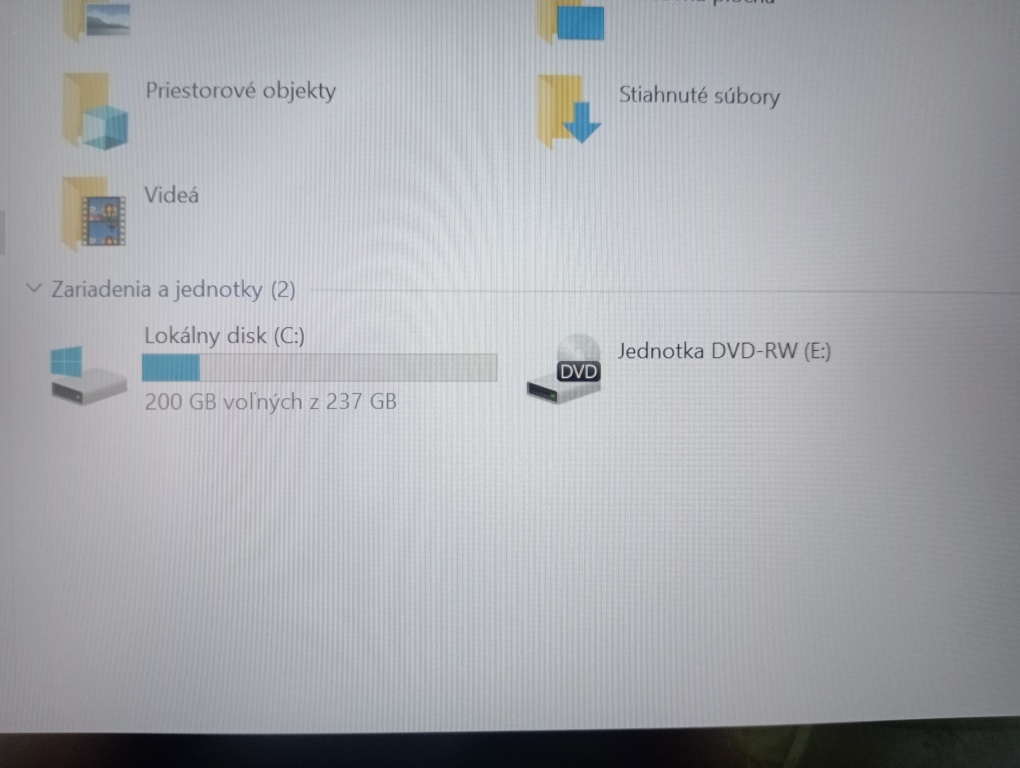 predám Lenovo thinkpad L440 , Intel core i5 , 8gb ram , ssd - 6