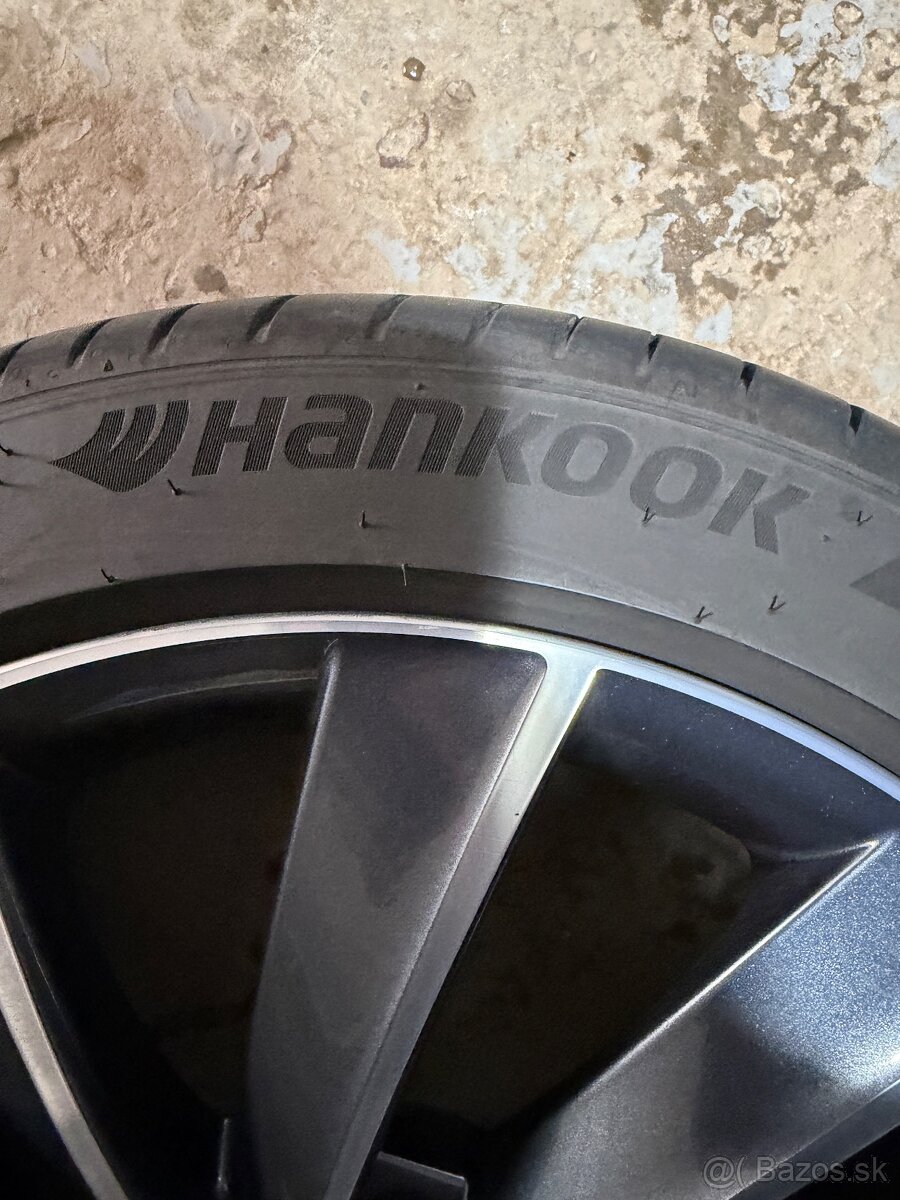 Škoda Pegasus 5x112 r18 235/45 - 6