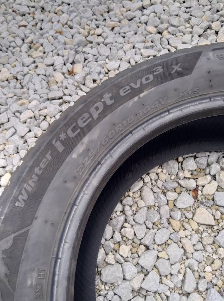 225/60 R 18 zimné. - 6
