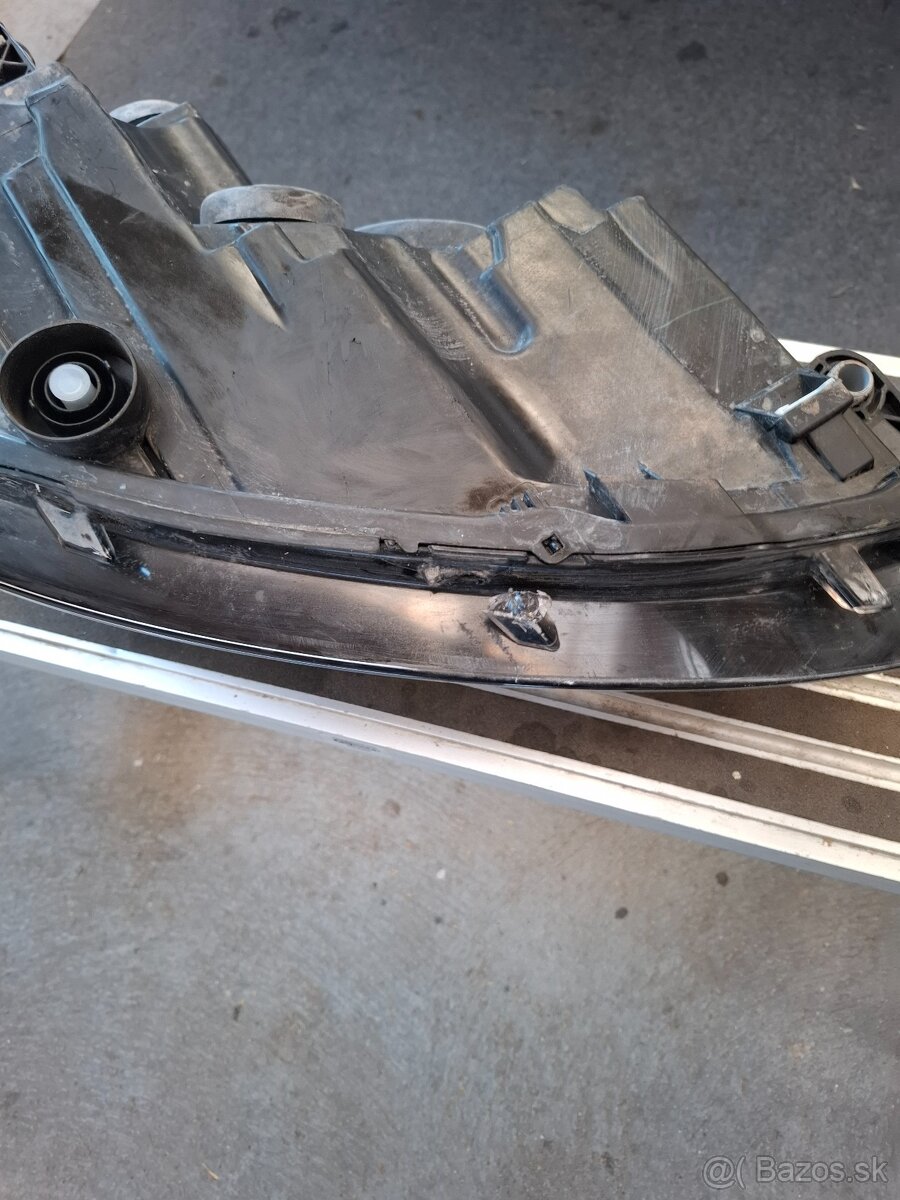 Volkswagen Golf 7  predné ľavé svetlo - 6