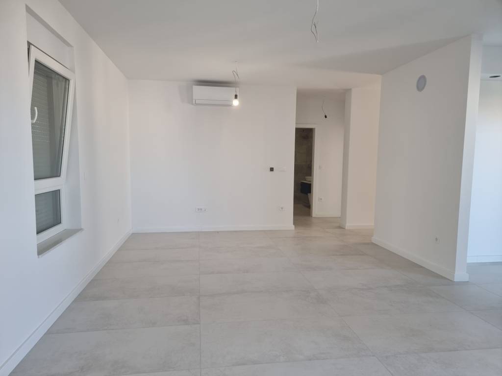 CHORVÁTSKO - Moderné apartmány neďaleko peknej pláže - VODIC - 6