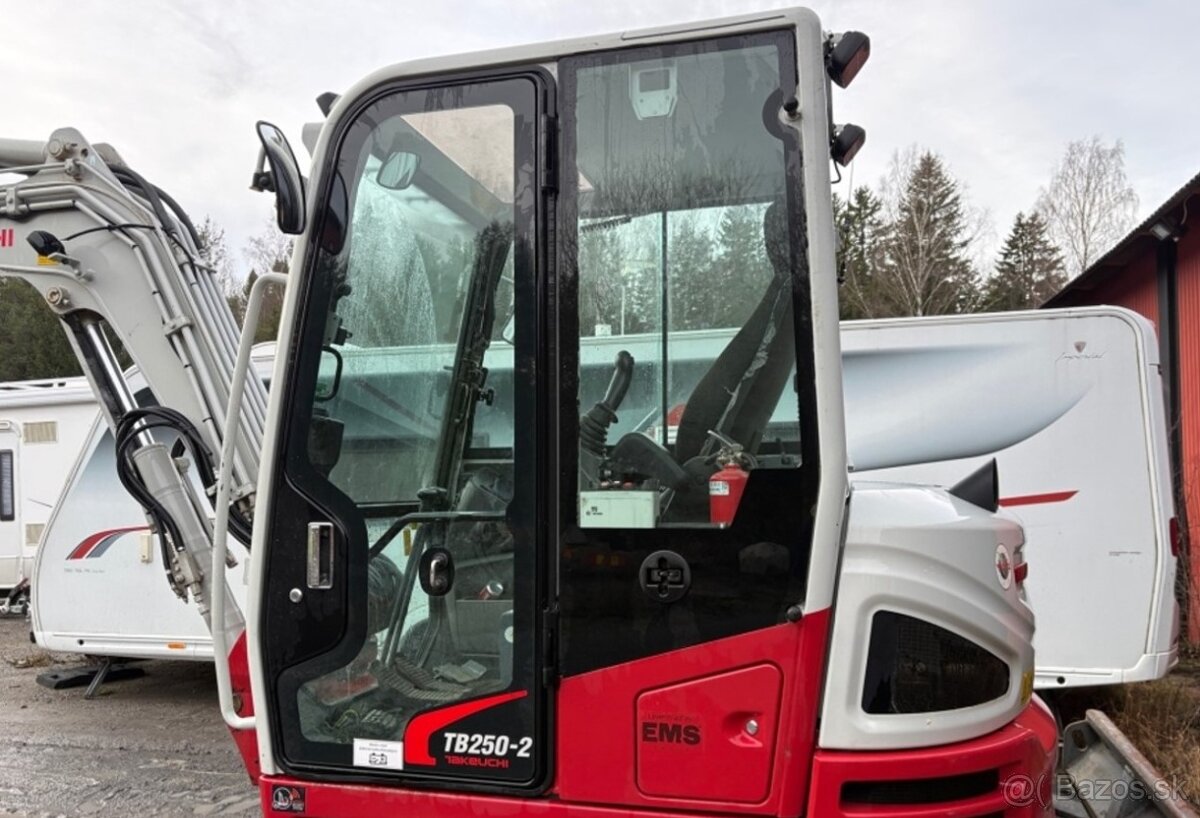 Rypadlo Takeuchi TB 250-2, 39,6 hp - 6