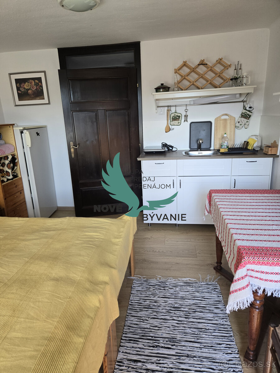 REZERVOVANÝ - Predám krásnu, kompletne zrekonštruovanú chalu - 6