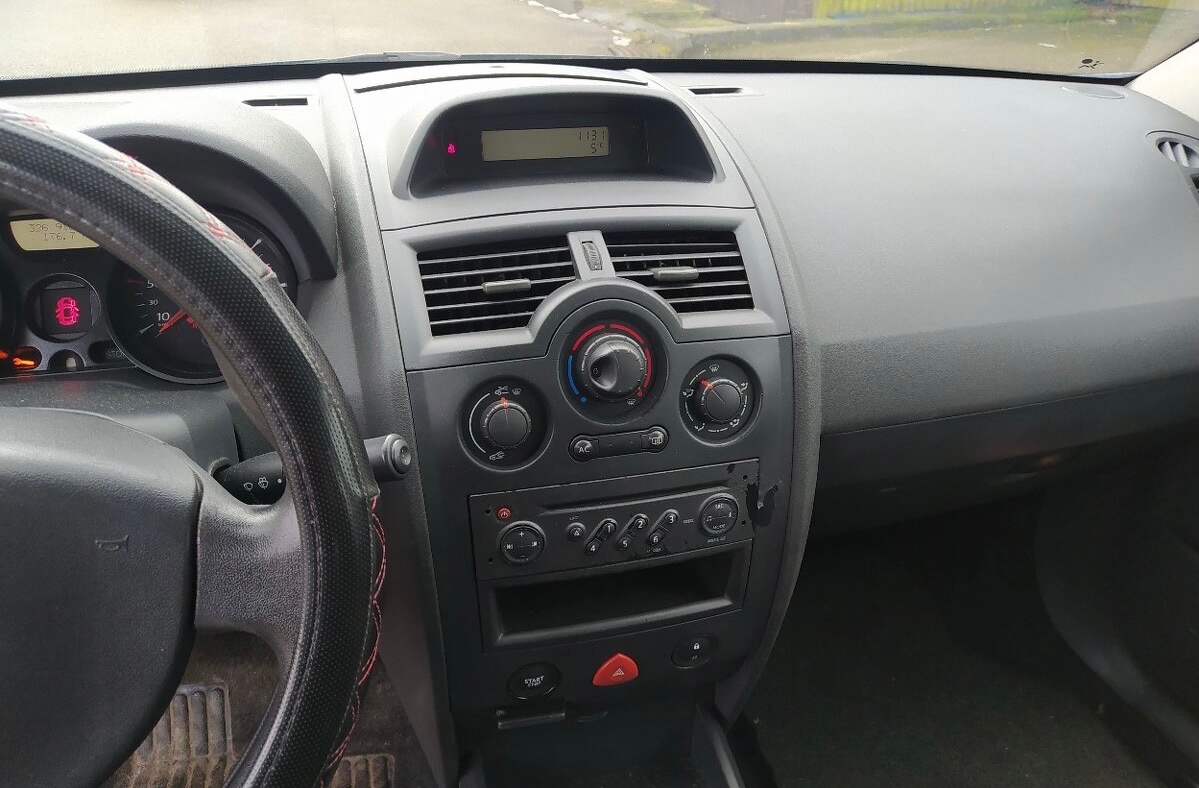 náhradné diely na: Renault Megane II 1.5 Dci, 1.9 Dci, 1.6i - 6