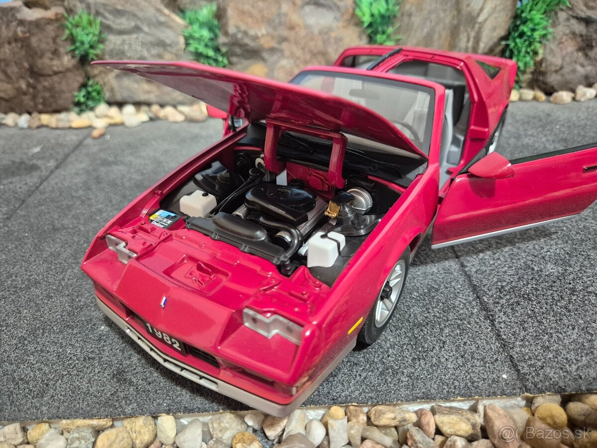 Prodám model 1:18 Chevrolet camaro 1982 - 6