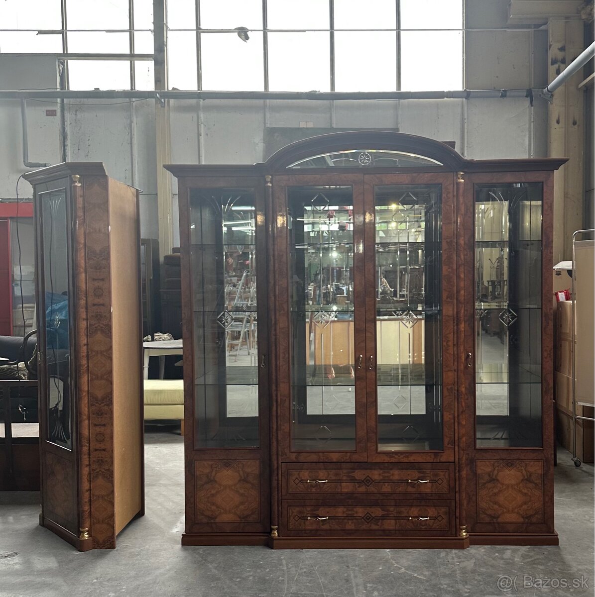 Luxusná talianska vitrína - 6