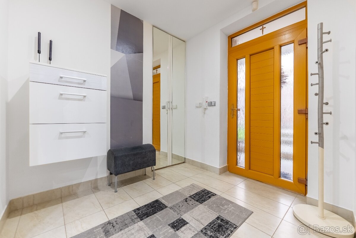 Samostatný 5 izb. rodinný dom vo výbornej lokalite v Trnave - 6