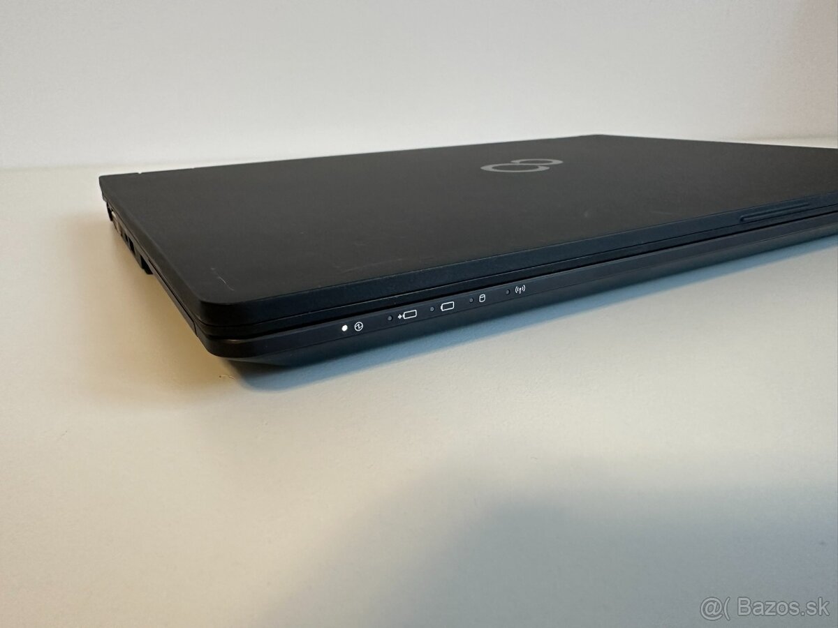 Fujitsu LifeBook U747 / i5 / 8GB DDR4 / 512GB SSD / Win10 - 6
