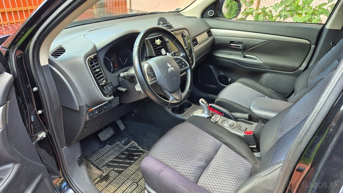 Mitsubishi Outlander PHEV 2013 Plug-in hybrid 50km EV dojazd - 6