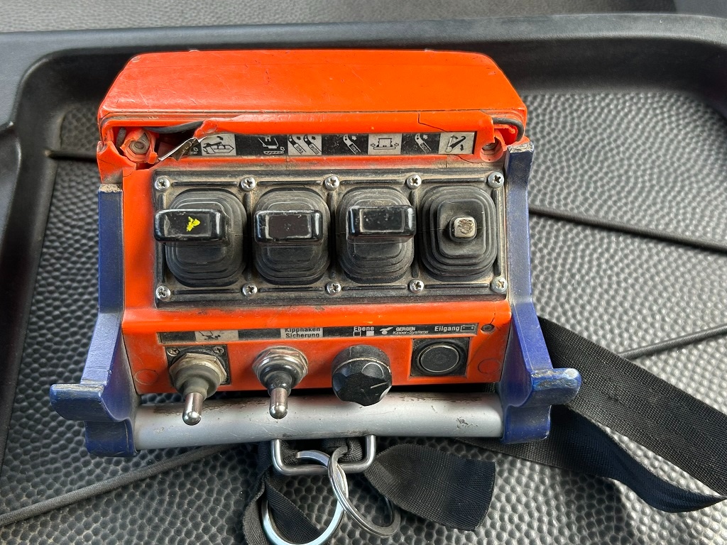 Ramenovy nosič kontajnerov DAF . - 6