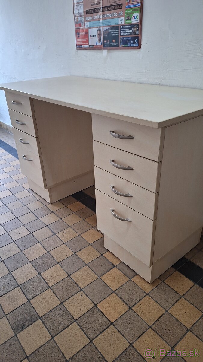 Manikérsky stôl - 6