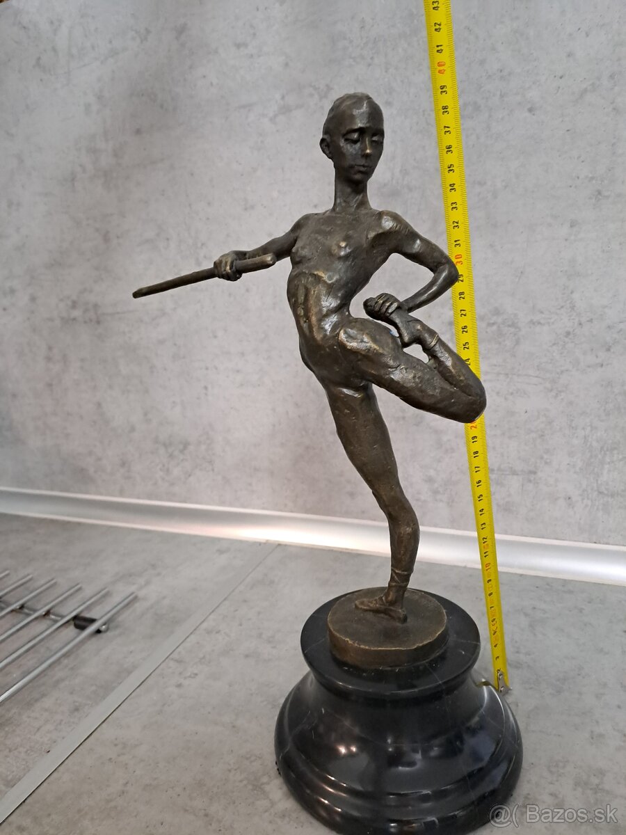 Bronzova Socha - 6