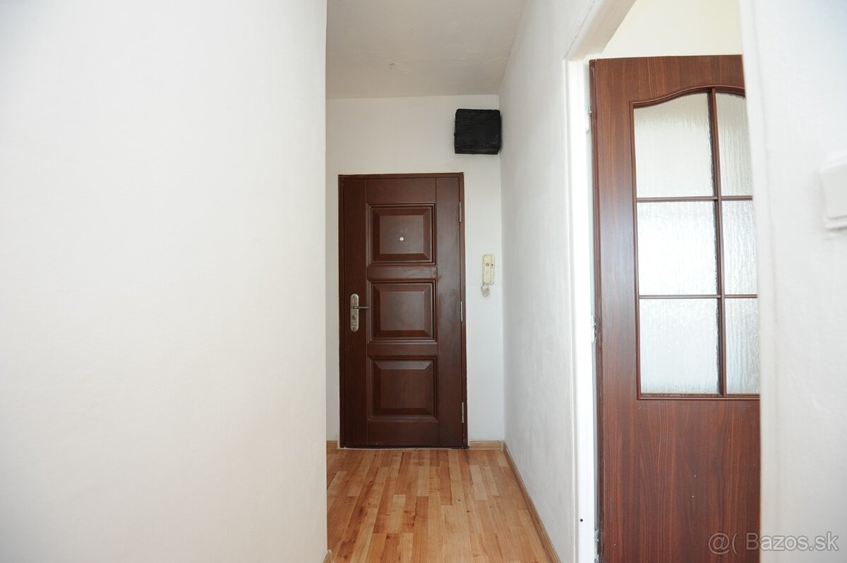 Slnečný 2 izbový byt s murovaným jadrom na predaj - 6