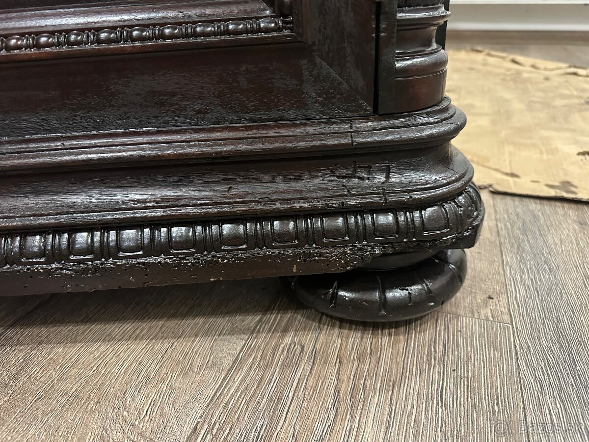 Starožitná komoda - 6