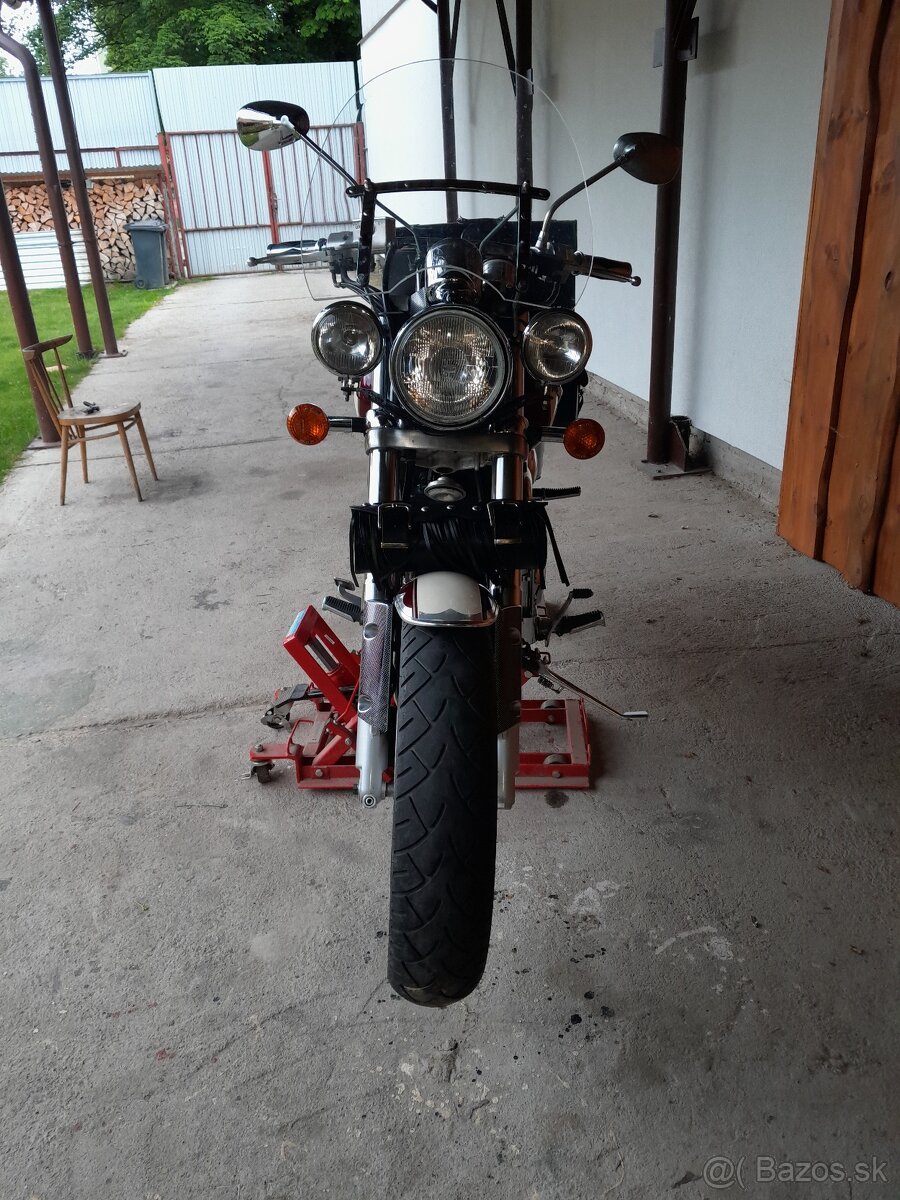 Suzuki Marauder VZ 800 - 6