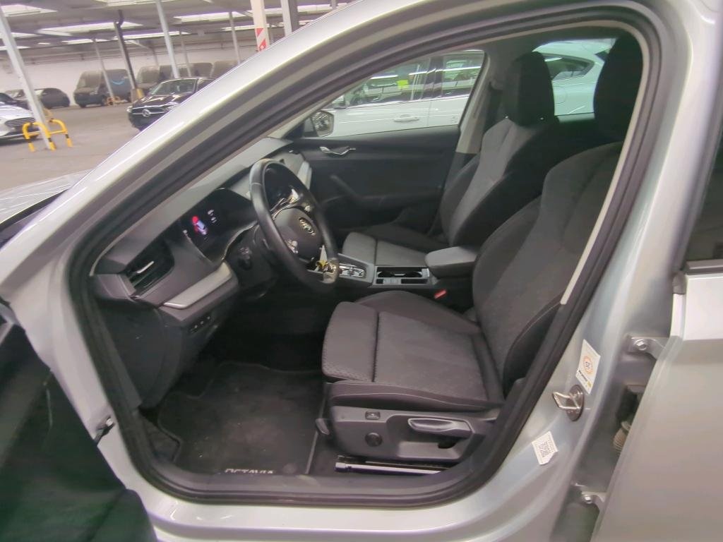 ŠKODA Octavia Combi Clever 2.0 TDI 110KW DSG automat - 6