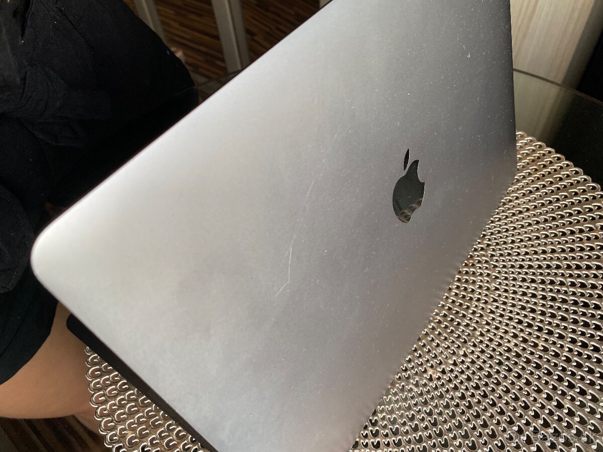 MacBook Air (13", 2019) - 6