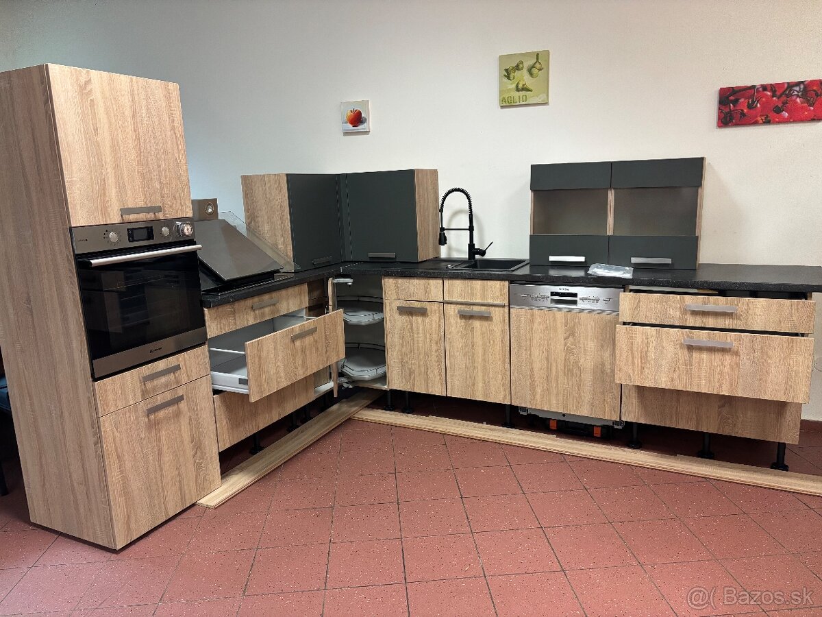 Prodám krásnou zánovní kuchyň Nobilia vertico - 6