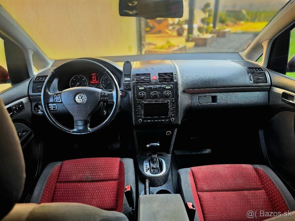 Volkswagen Touran 1.9 TDI DSG - 6