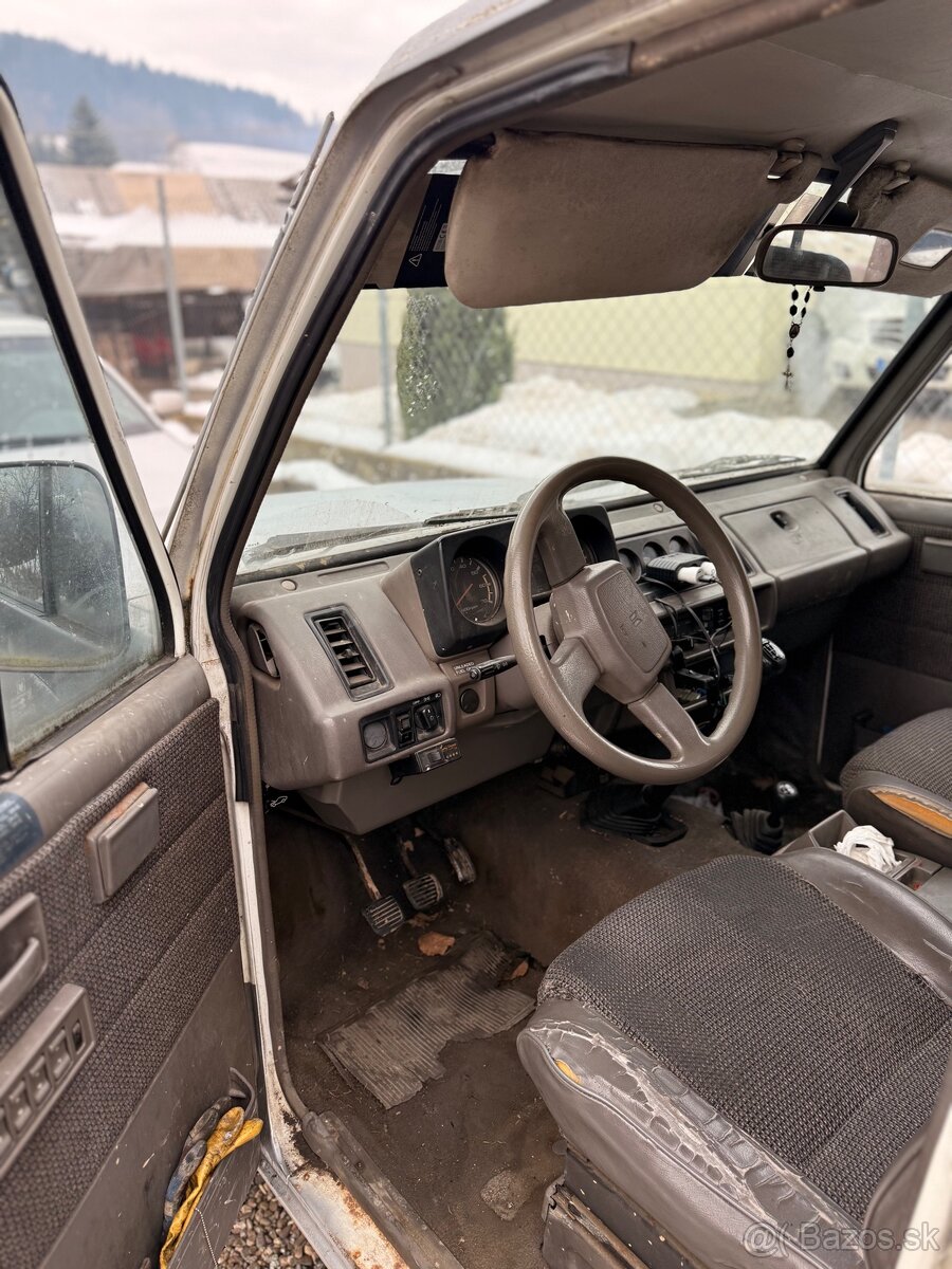 Isuzu trooper 2.6i - 6
