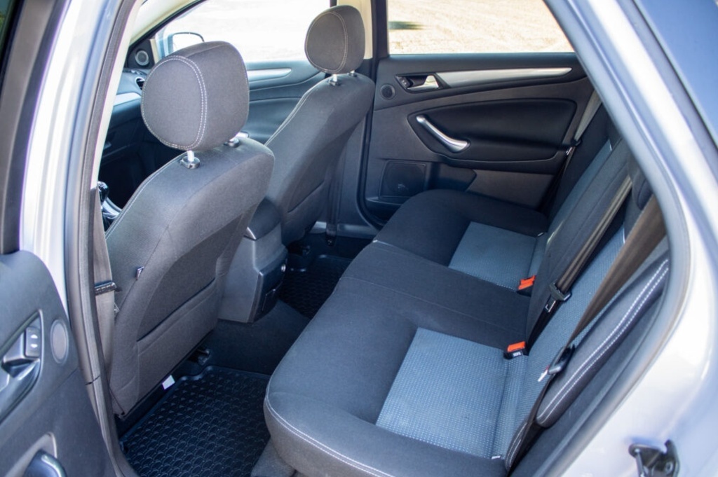 Ford Mondeo 2010 - 6