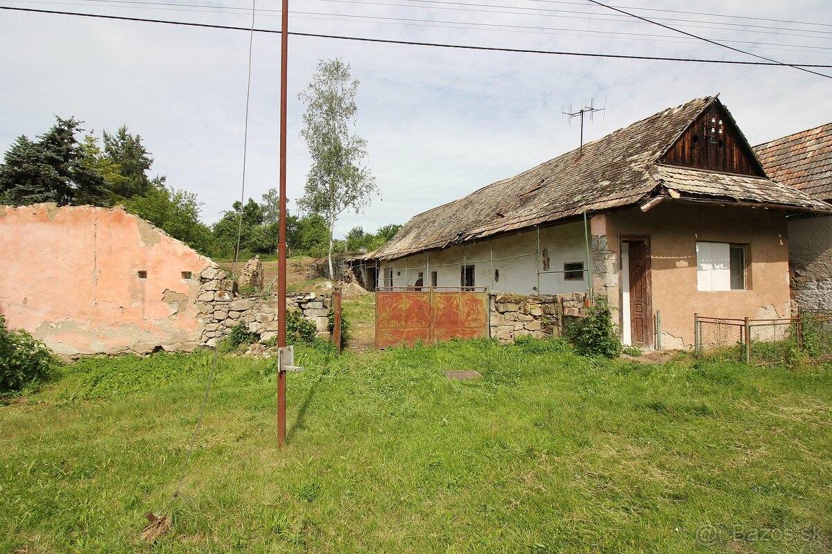 Predám rodinný dom za cenu pozemku v obci Drážovce pri K - 6