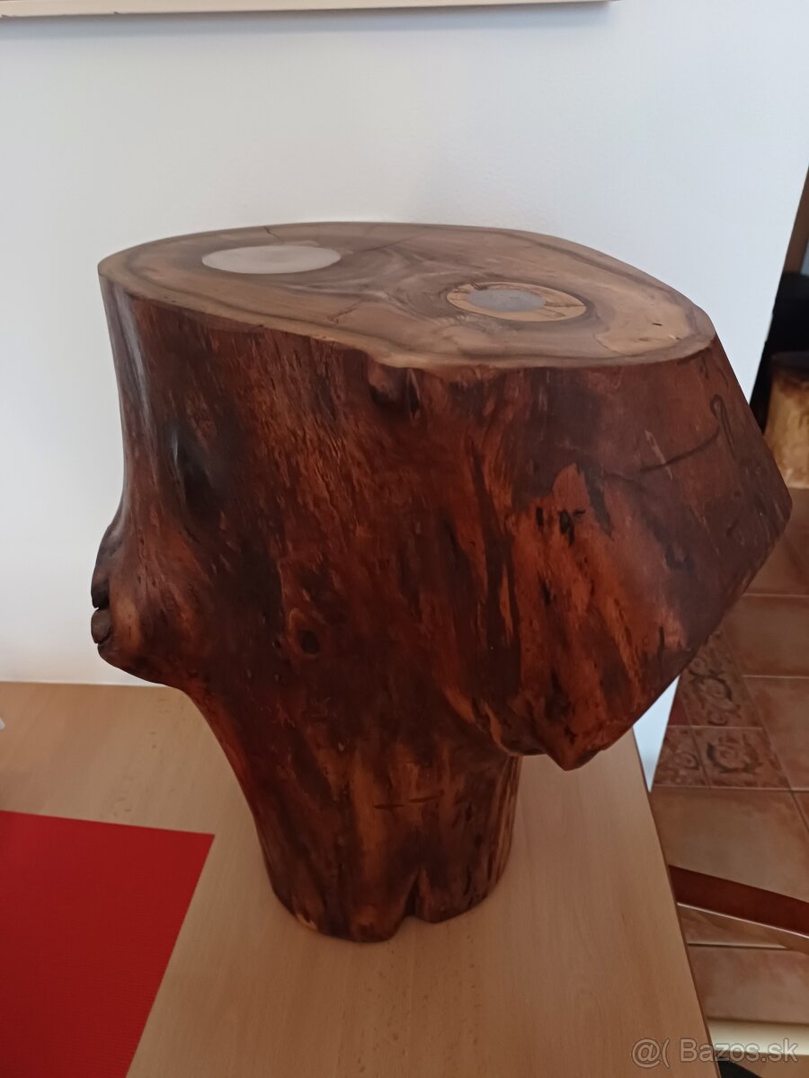 Stolík z orecha - 6