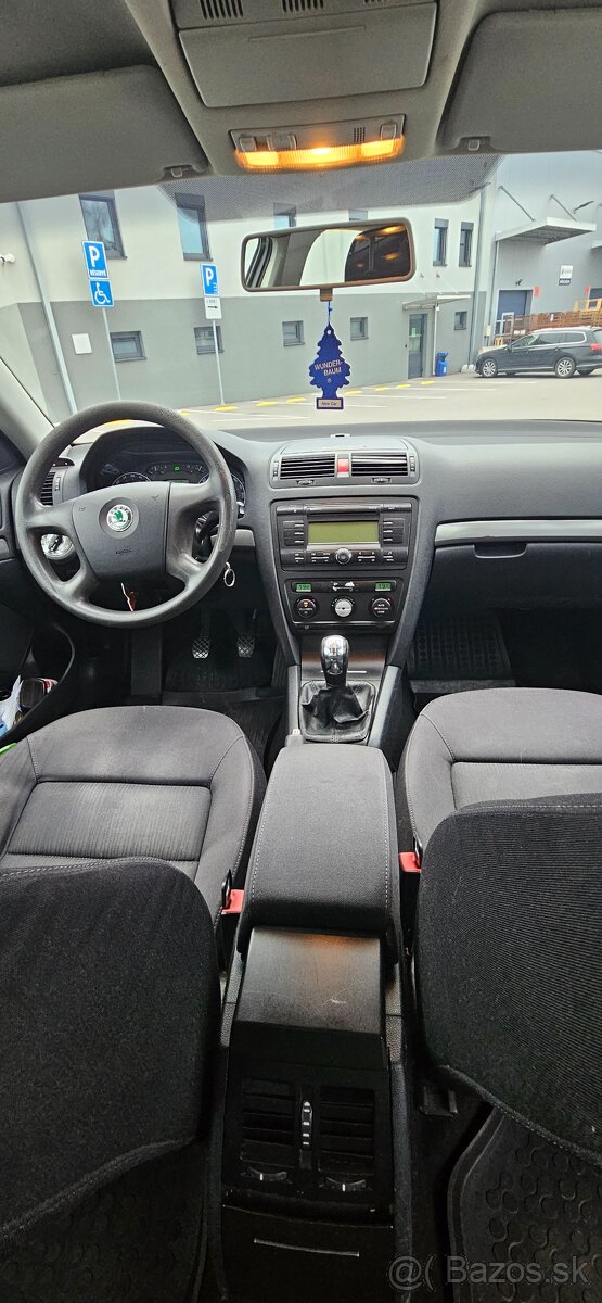Predam škoda octavia sedan 1.9tdi - 6