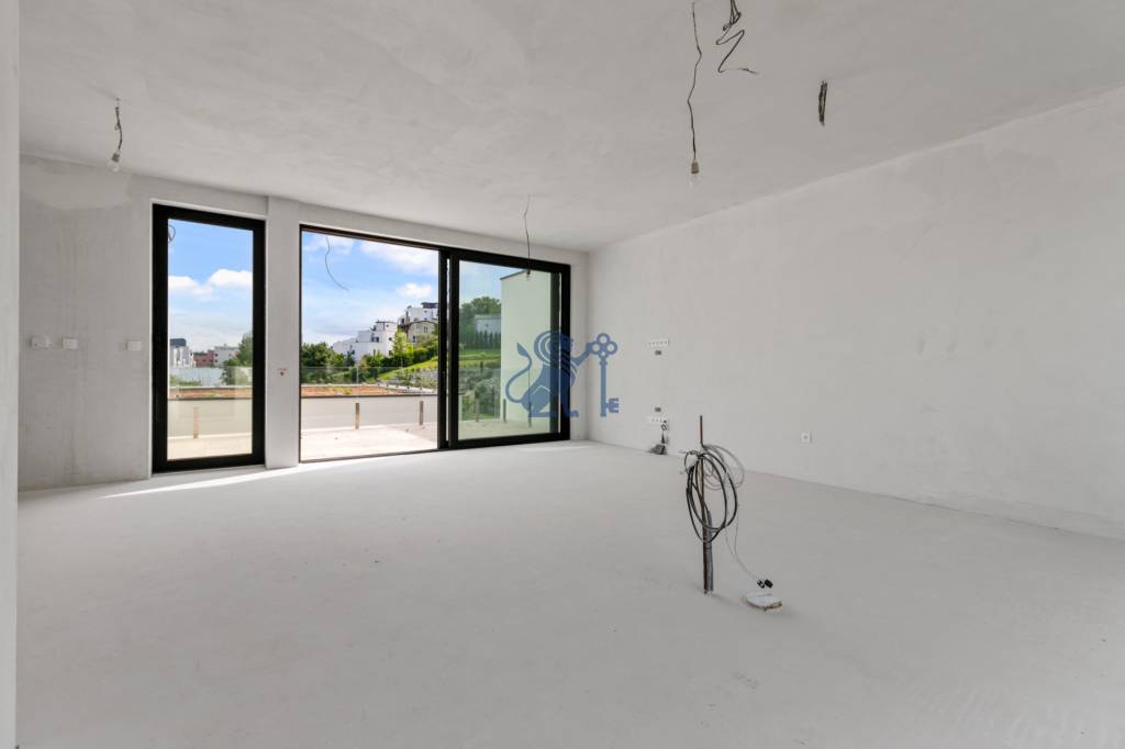 Nadštandardná 4- izbová terasová vila na Kolibe s krásnym vý - 6