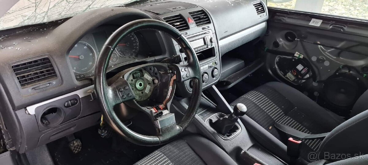 VW GOLF V 1,9 TDI - 6