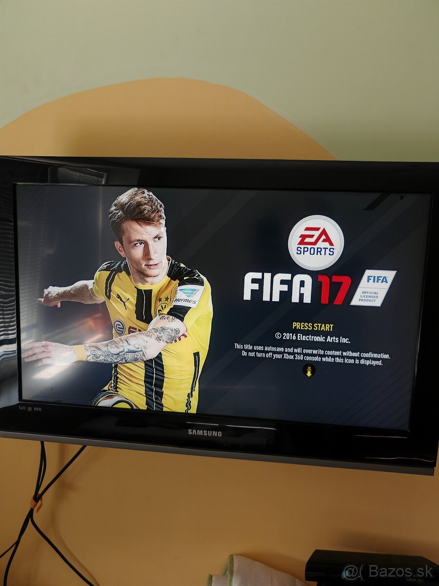 Predám Xbox 360 slim - 6