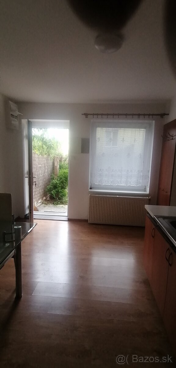 Prenajmem 1 izbový byt - 6
