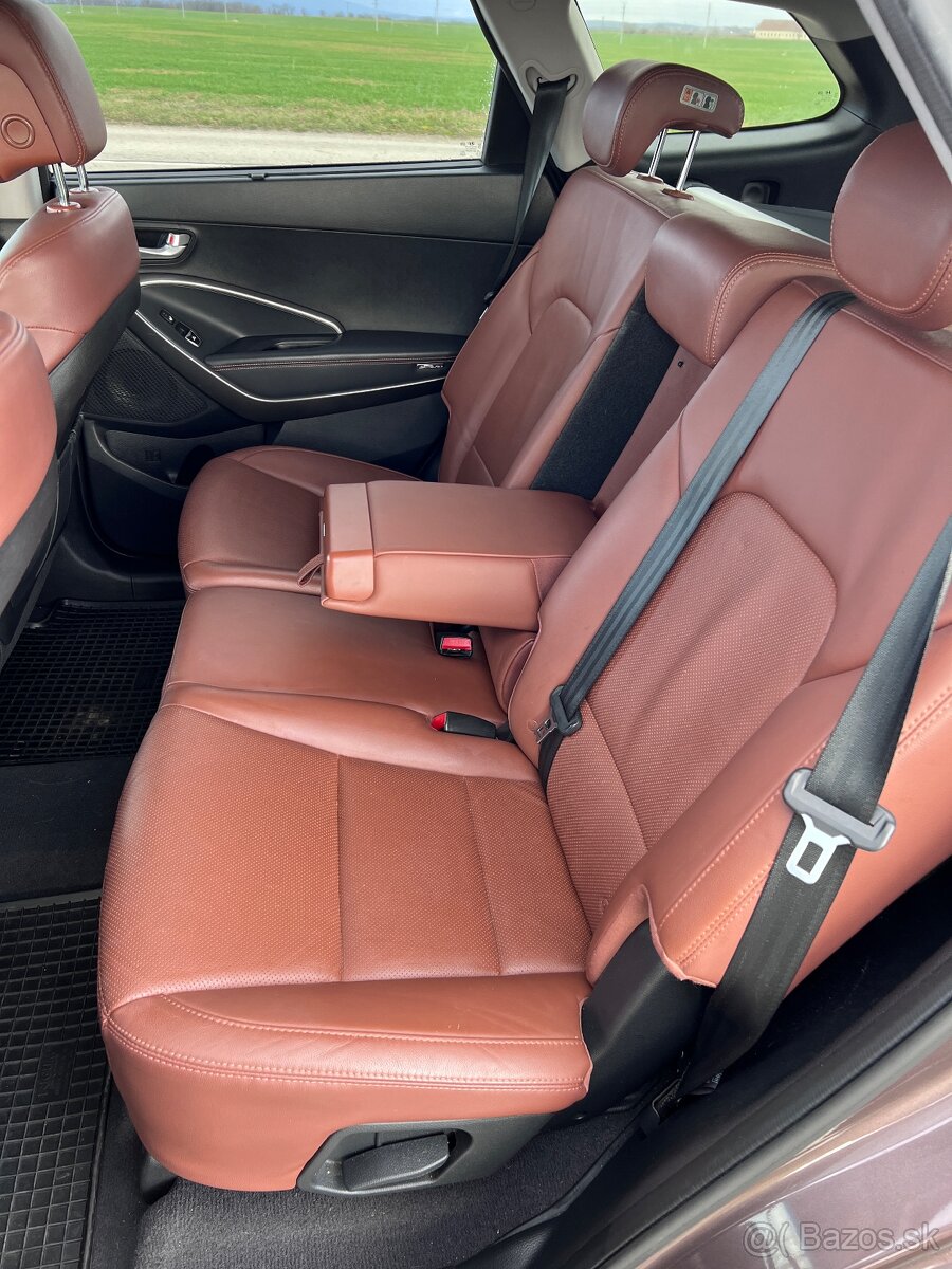 Hyundai Grand Santa Fe - 6