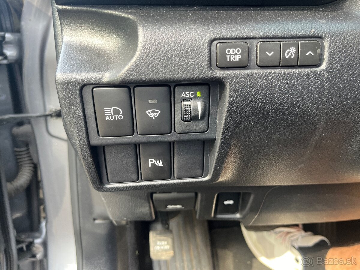 Lexus IS 300H, 164 kw, 2020, - 6