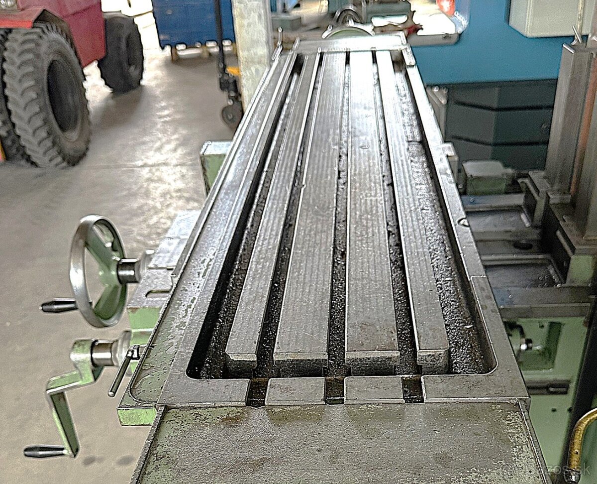 Frézka svislá konzolová FVE 20 - 6