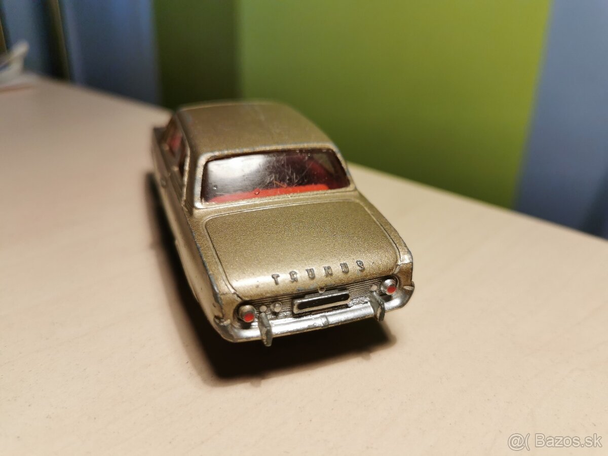 Dinky toys Ford Taunus - 6