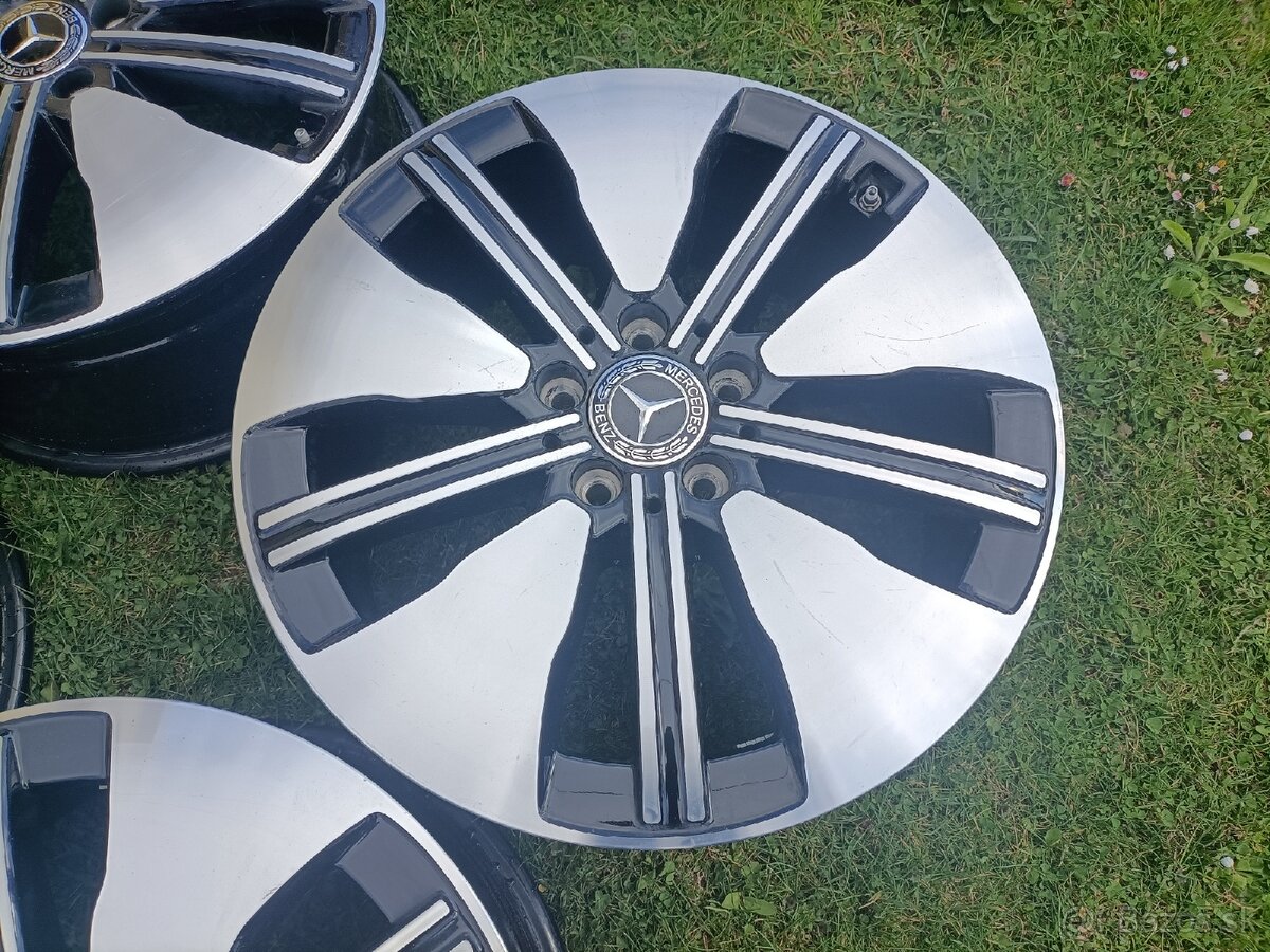 Original R18 Mercedes - 6