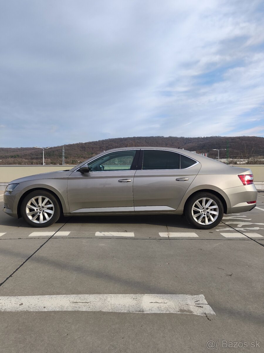 Škoda Superb 2.0 TDI Style DSG - 6