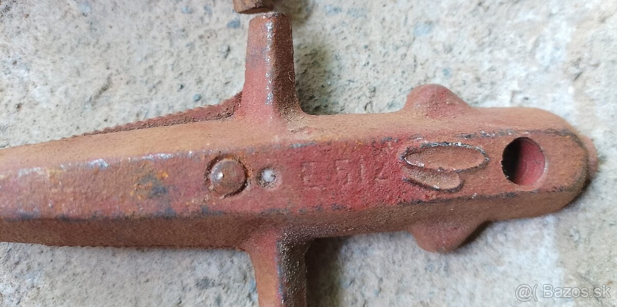 Predám jednoduché bajonety E512 - 6