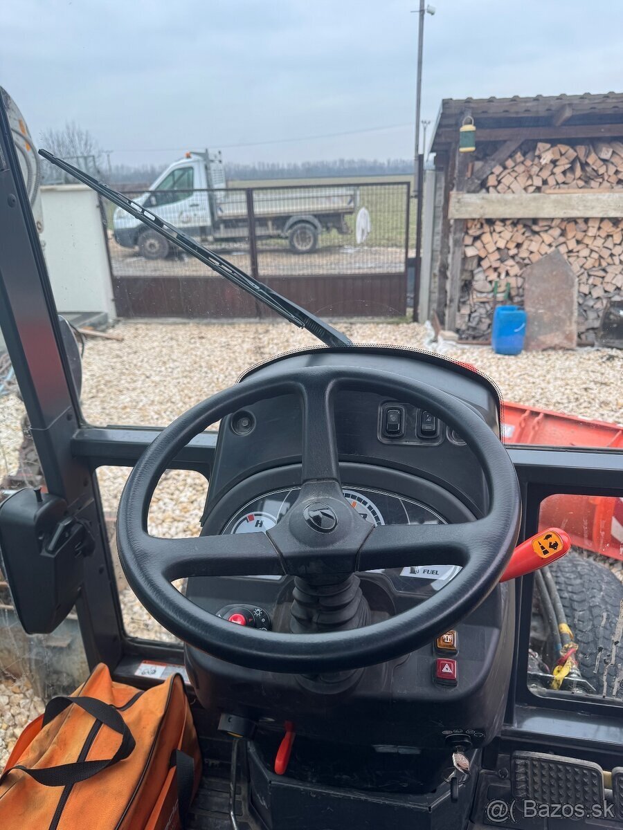 Traktor Kubota b3030 s príslušenstvom a s ŠPZ - 6
