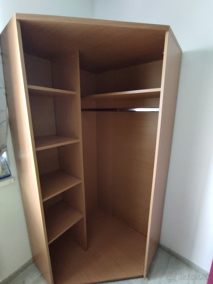 Skriňa do destkej izby - 6