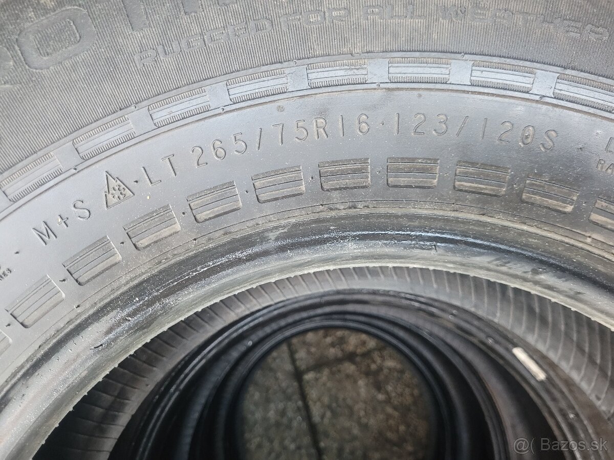 Nokian 265/75R16 - 6