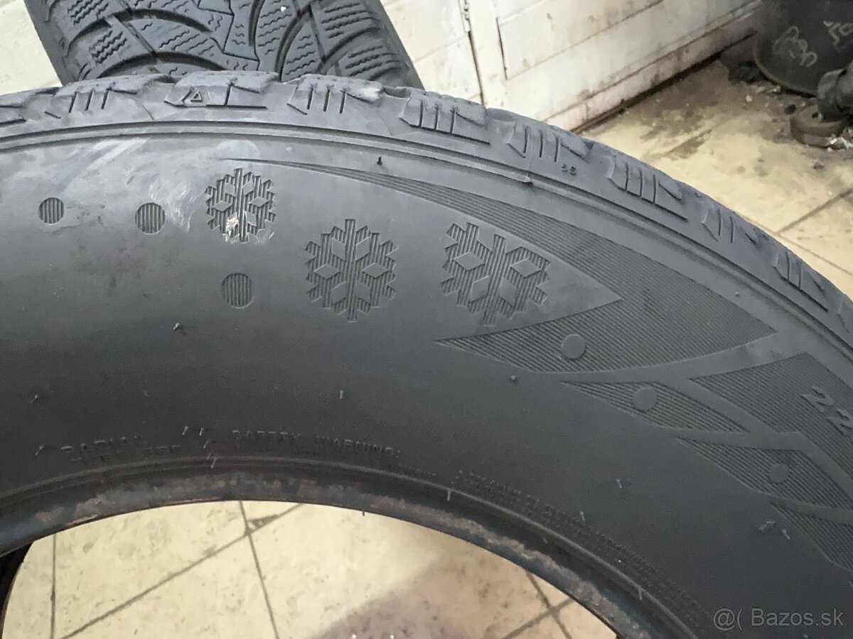 225/70R17 zimne - 6