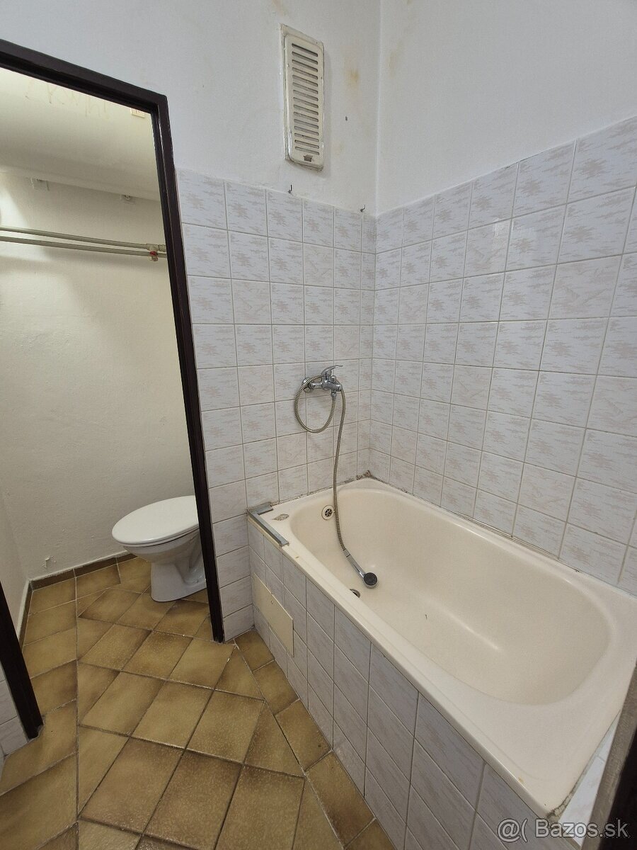 1-izbový byt na Eötvösovej ulici v Komárne - 6
