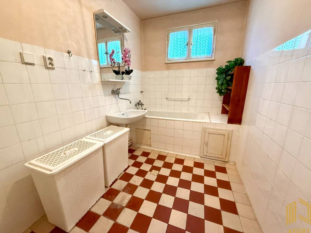 VÝRAZNÁ ZĽAVA / NA PREDAJ 5 - IZB. ROD.DOM, JABLONICA. - 6